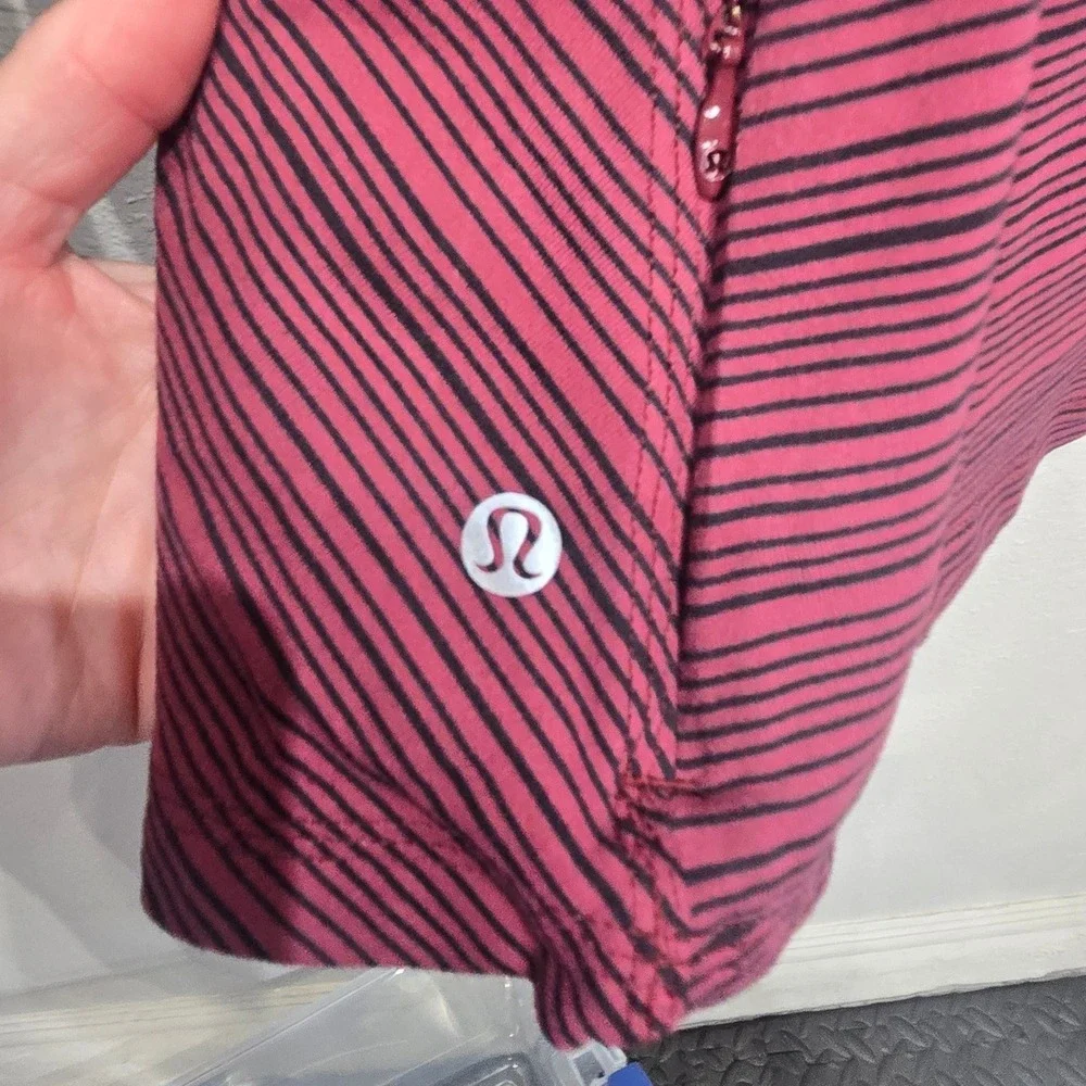 Lululemon Long Sleeve Shirt Womens‎ 6 Burgundy Striped Thumbholes Activewear
